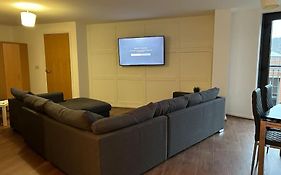 Central And Spacious Apartment